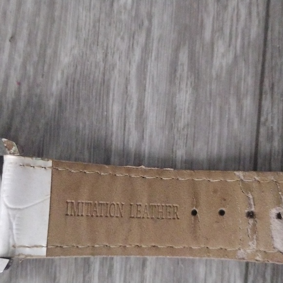 Women's beautiful butterfly watch, worn, need battery - Picture 5 of 11